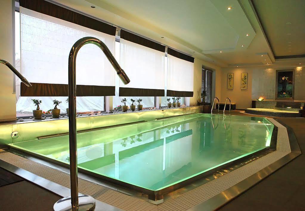 Hotel Бжоза Екстериор снимка